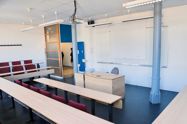 Salle de cours de l’université Lyon 3, dans l’ancienne Manufacture des tabacs © Tim Douet