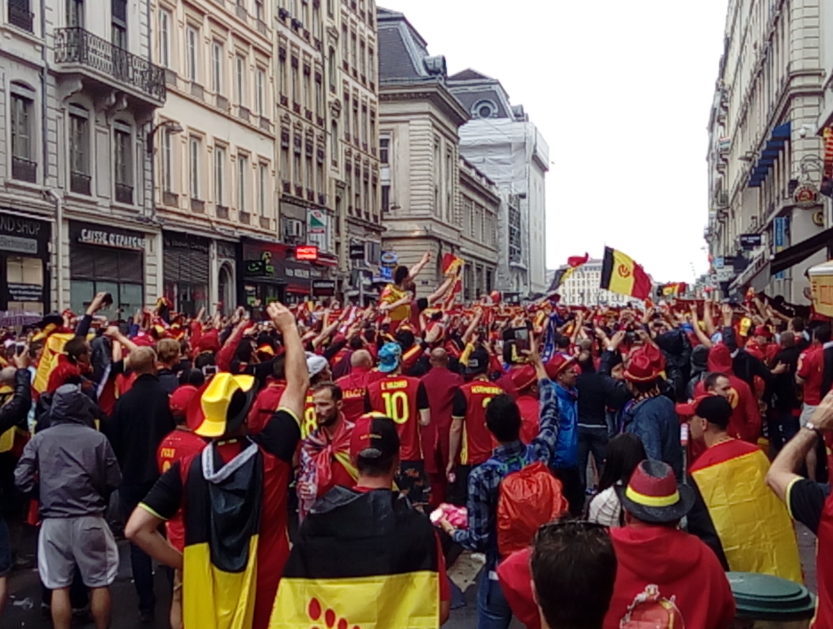 Des supporters belges vers Bellecour.
