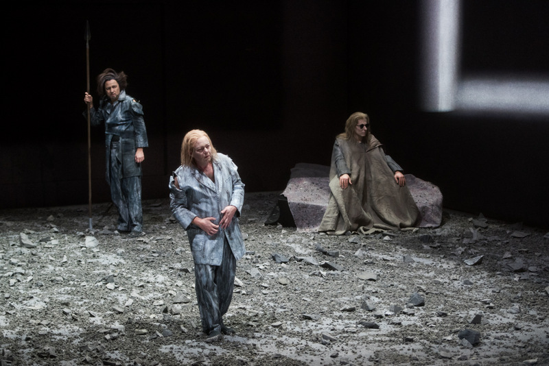 Tristan et Isolde, de Wagner – Mise en scène de Heiner Müller recréée par Stephan Suschke © Stofleth (photo de répétition)