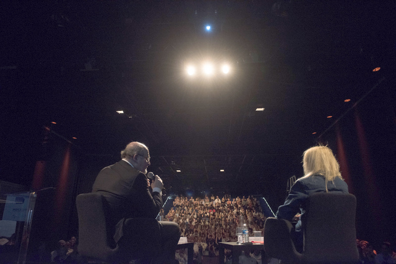 Salman Rushdie interrogé par Laure Adler aux Subsistances le 29 mai 2017 – 12es Assises internationales du roman © Bertrand Gaudillère / Item