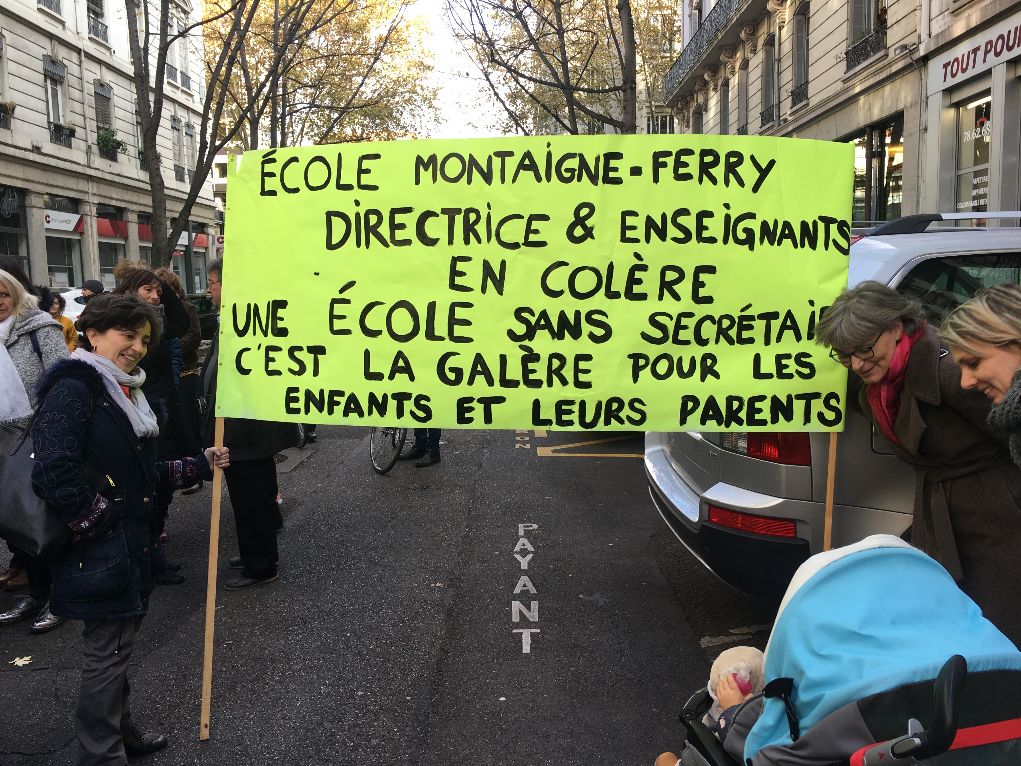 Manifestation devant la Préfecture du Rhône 