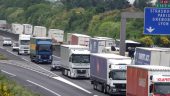 Un chauffeur routier a été surpris en train de transporter 117 kg de cannabis dans son camion au nord de Lyon.