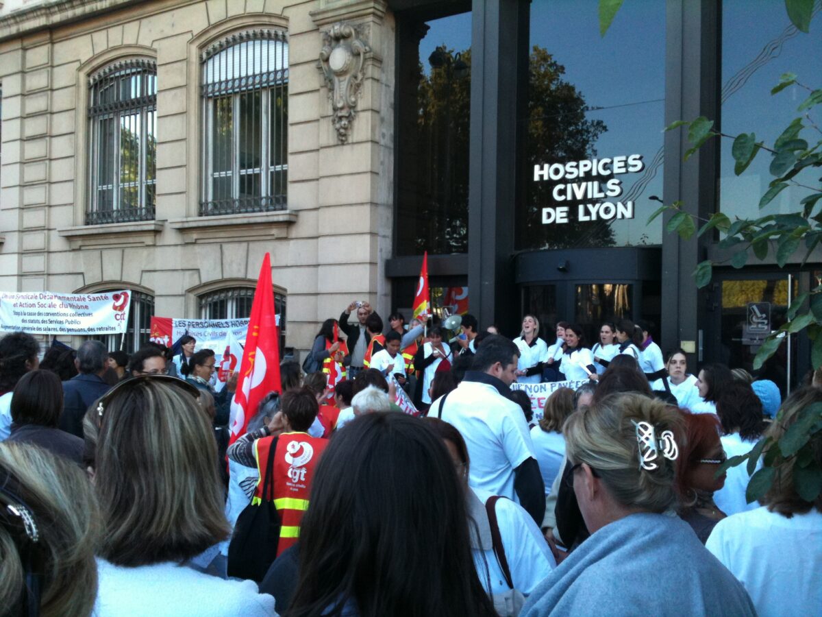 infirmière grève HCL () infirmière grève HCL ()