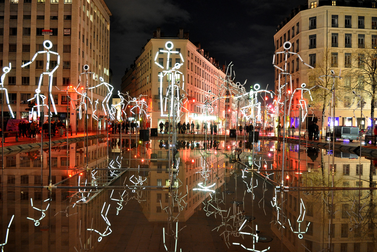 111208_141649_key frames_t veyssiere laps_pl republique_2011_muriel chaulet ()