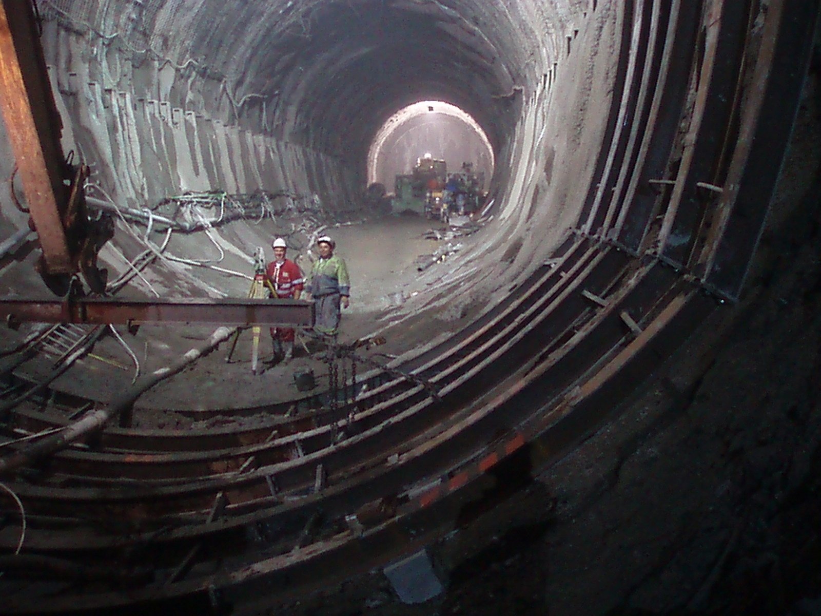 tunnel () tunnel ()