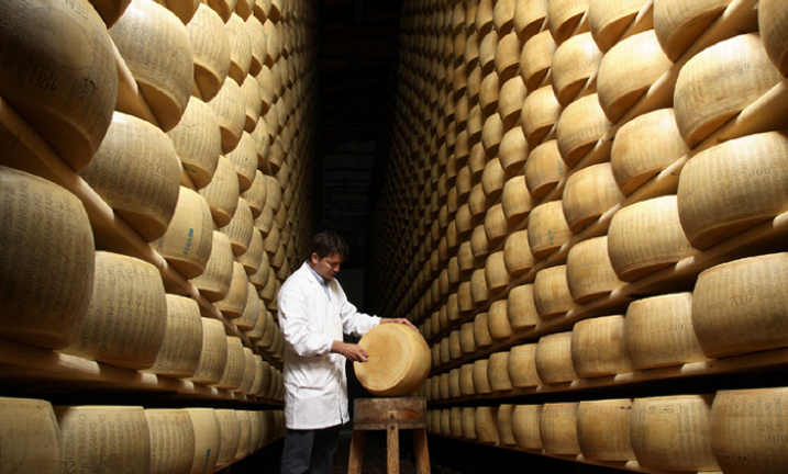 Séchage du parmigiano reggiano