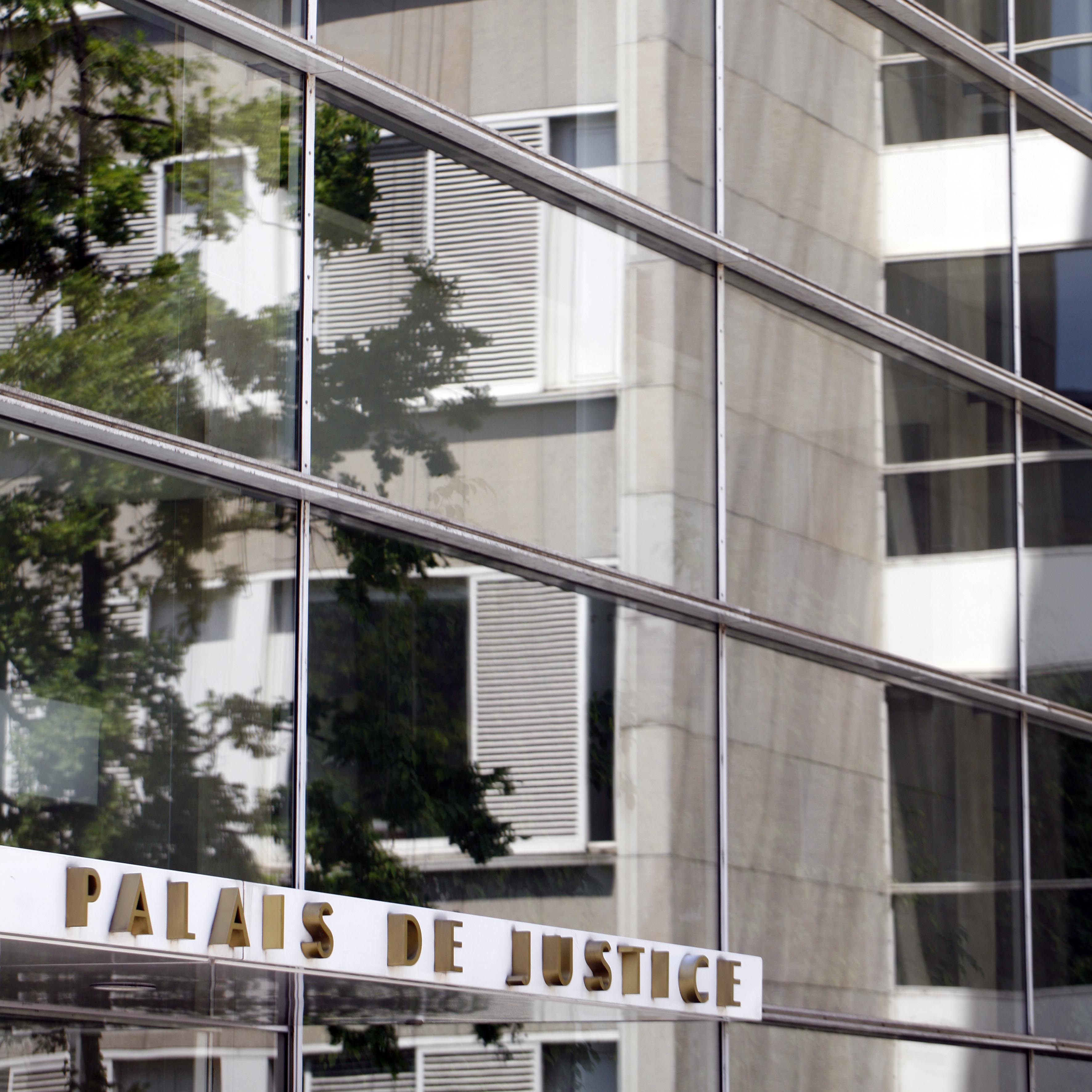 L'entrée du palais de justice de Lyon © Tim Douet