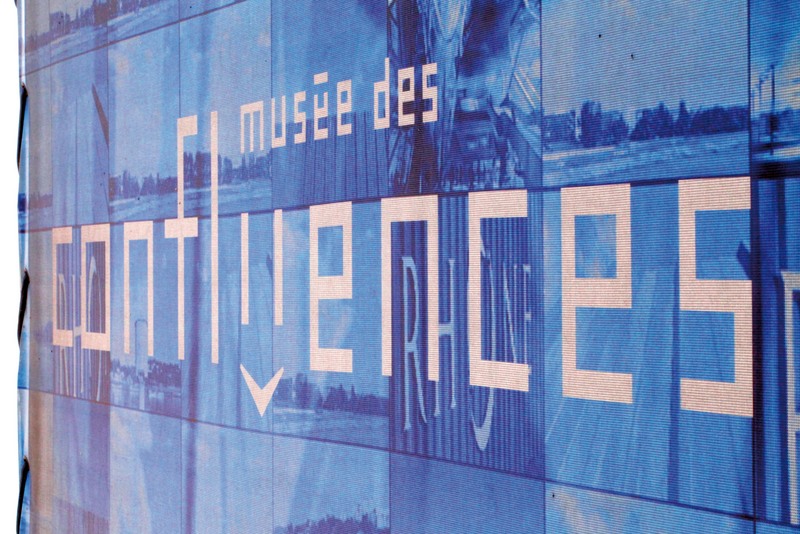 Musée Confluences logo ()