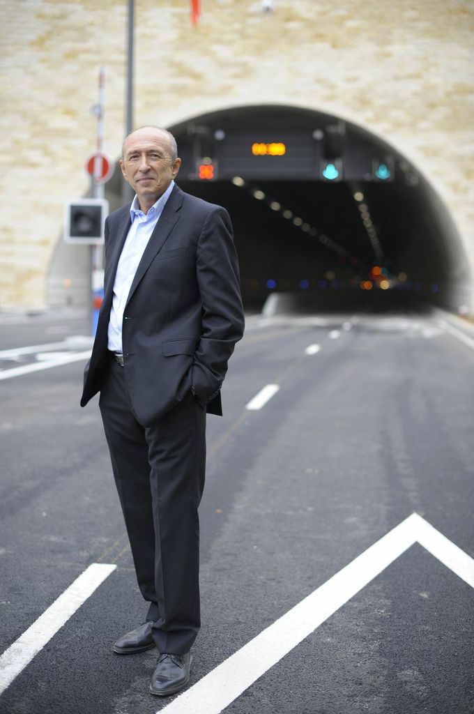 Collomb () Collomb ()