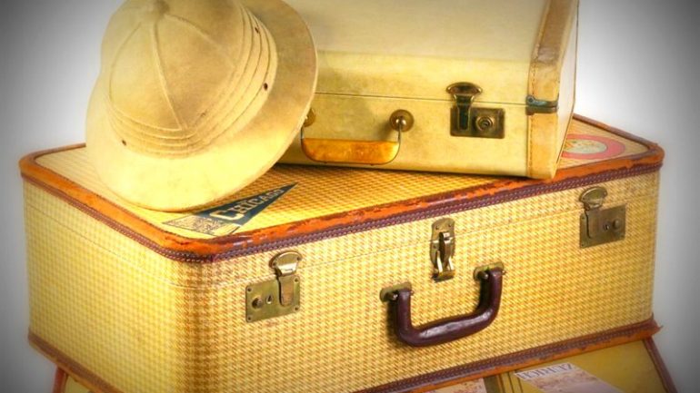 Chapeau et valises