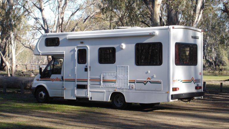 Camping-car_australien_de_type_capucine