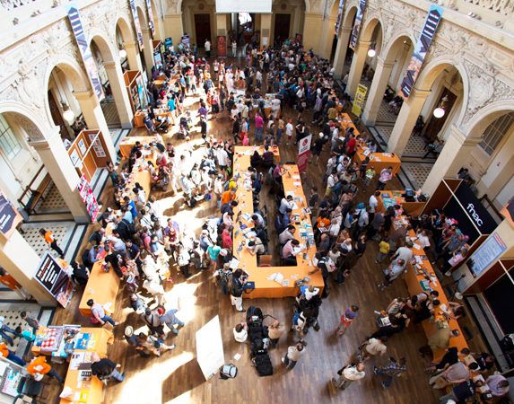 Le festival Lyon BD au palais de la Bourse de Lyon © DR