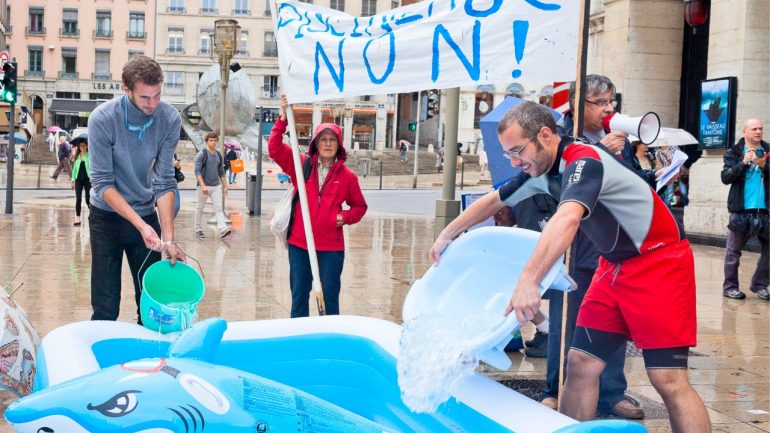 Manif piscine a 8 euros_0070