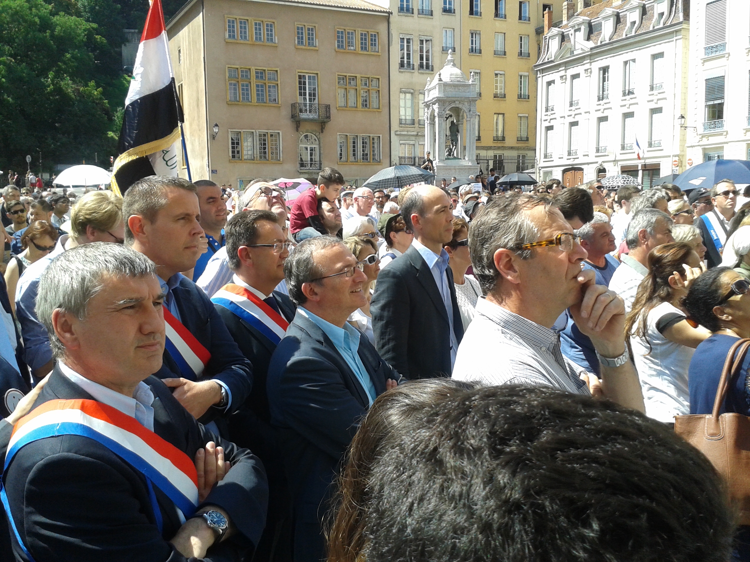 Hervé Mariton et quelques autres élus de l'UMP étaient présents.