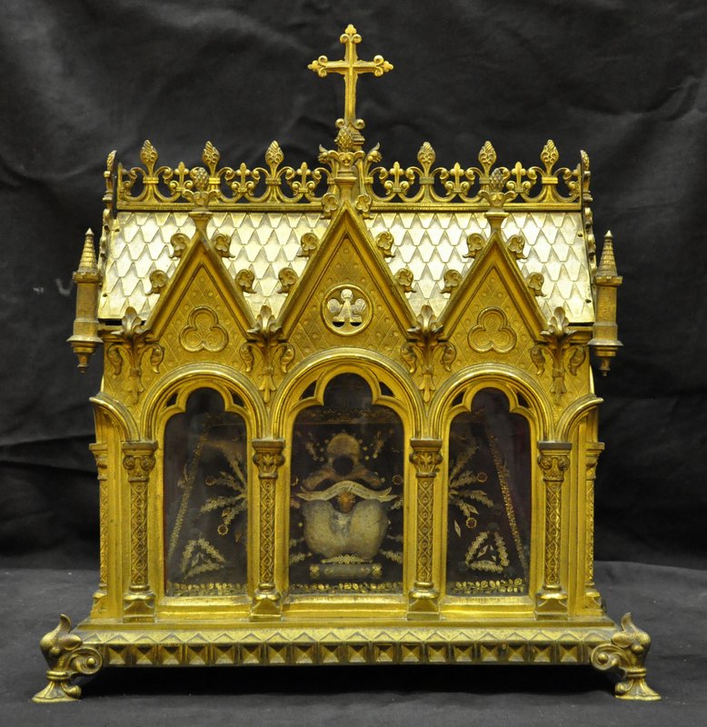Relique sainte Claire d’Assise. Musée d’art religieux de Fourvière. Relique sainte Claire d’Assise. Musée d’art religieux de Fourvière.