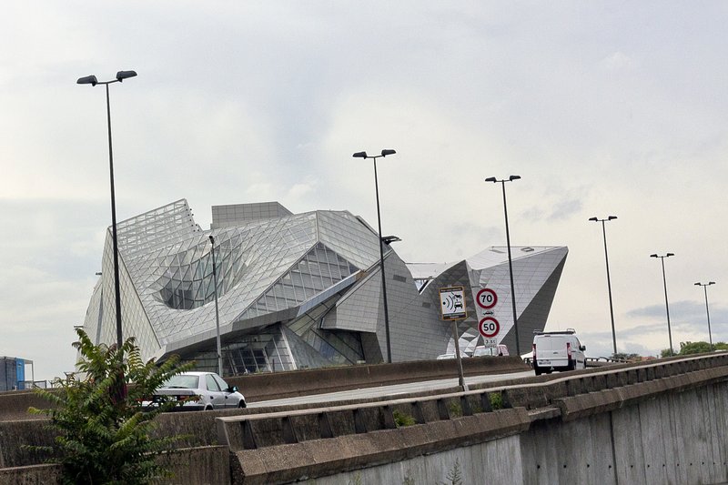 Musée des Confluences () Musée des Confluences ()