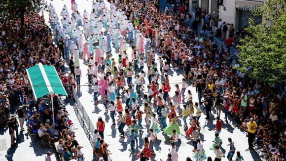 Défilé de la Biennale danse 2014, rue de la République © Stéphane Rambaud