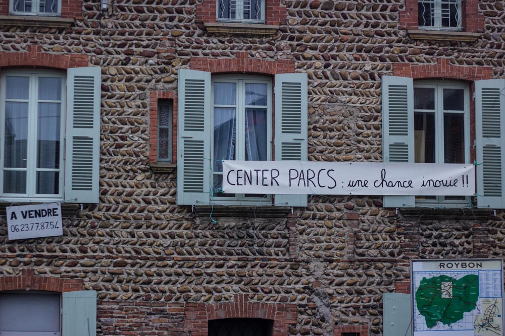 Façade d’immeuble à Roybon, le 4 décembre 2014 © Janloup Bernard