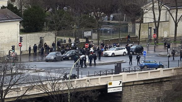 Porte de vincennes prise d'otage