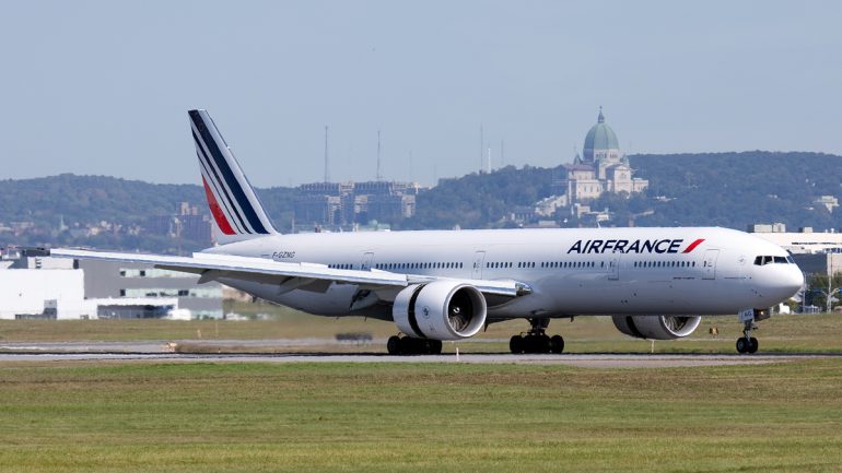 AirFrance-Boeing777-300ER-YUL-2009