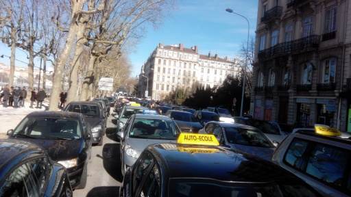 manifestation des auto-écoles ce lundi à Lyon