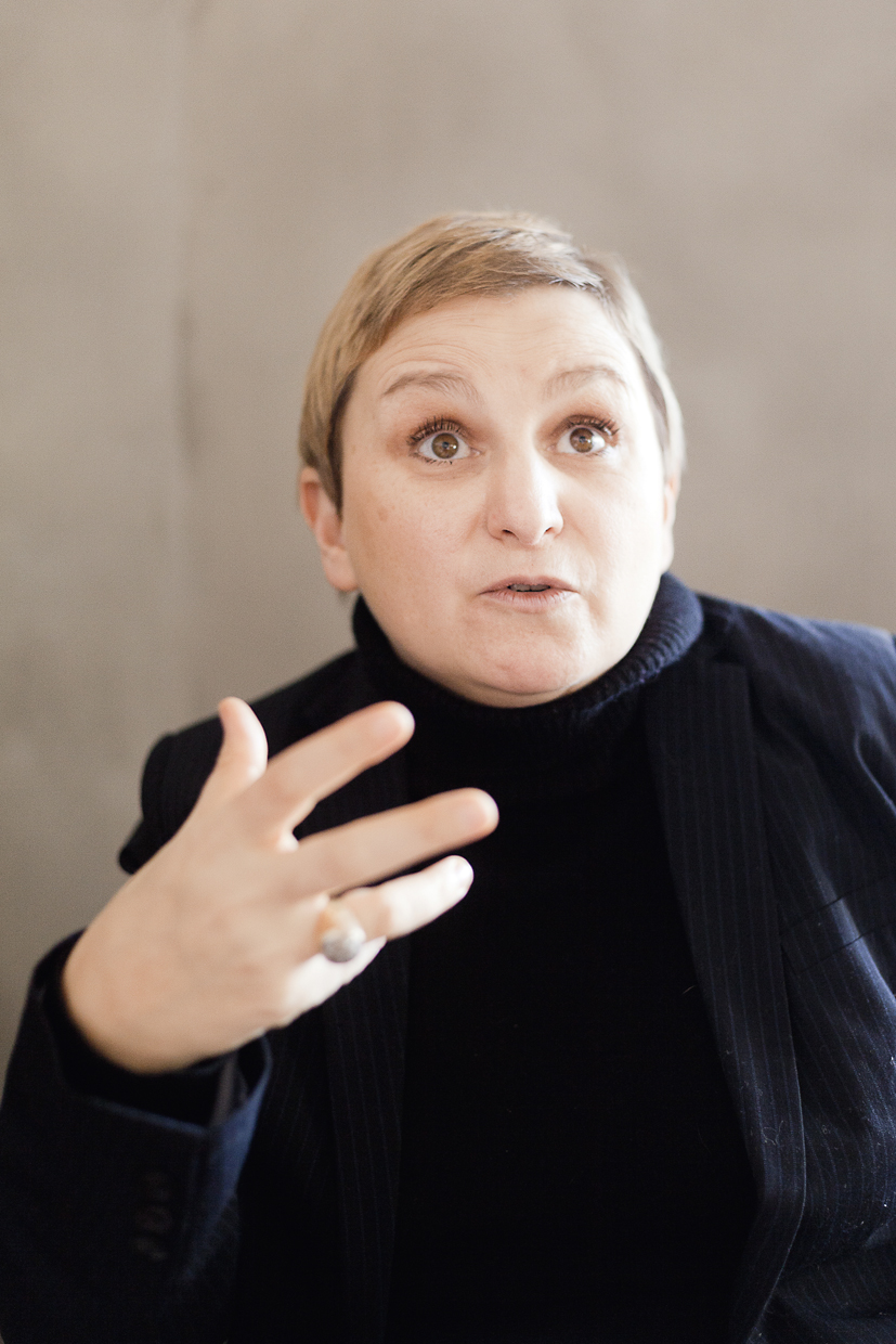 Sonia Ezgulian ()