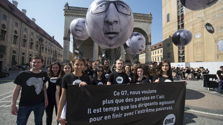 Des ballons à l'effigie des chefs d'Etat du G7