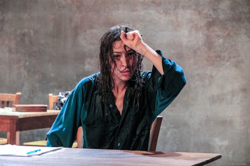 Alix Riemer (Sonia) dans “La Mouette” de Tchekhov, mise en scène de Christian Benedetti © Roxane Kasperski Alix Riemer (Sonia) dans “La Mouette” de Tchekhov, mise en scène de Christian Benedetti © Roxane Kasperski