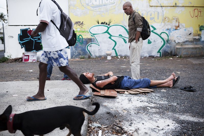 Guerrier, après une nuit dans la rue à Saint-Pierre de la Réunion © Morgan Fache / Item Guerrier, après une nuit dans la rue à Saint-Pierre de la Réunion © Morgan Fache / Item