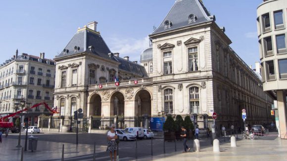 L’hôtel de ville de Lyon, place de la Comédie © Eliot Lucas