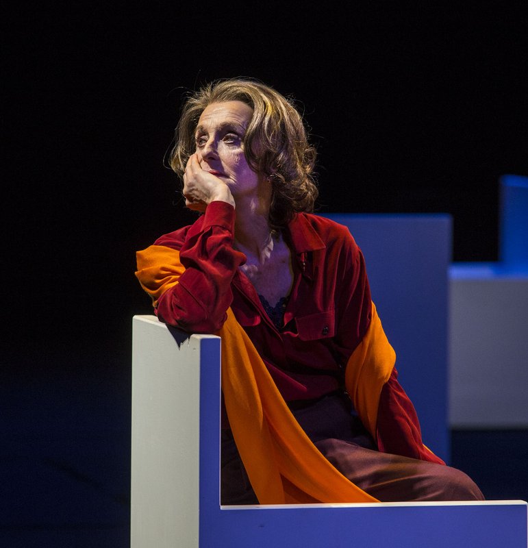 Francine Bergé (Liliane) dans “Bettencourt Boulevard” © Michel Cavalca