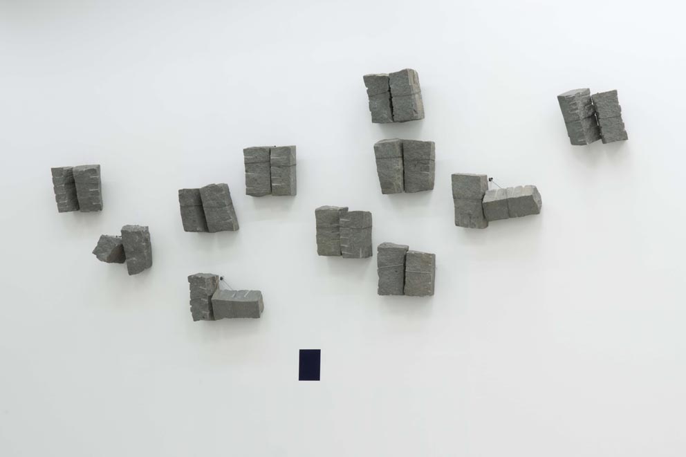 Giovanni Anselmo – Vue de l’exposition © Yves Bresson / Musée d’Art moderne et contemporain de St-Étienne Giovanni Anselmo – Vue de l’exposition © Yves Bresson / Musée d’Art moderne et contemporain de St-Étienne
