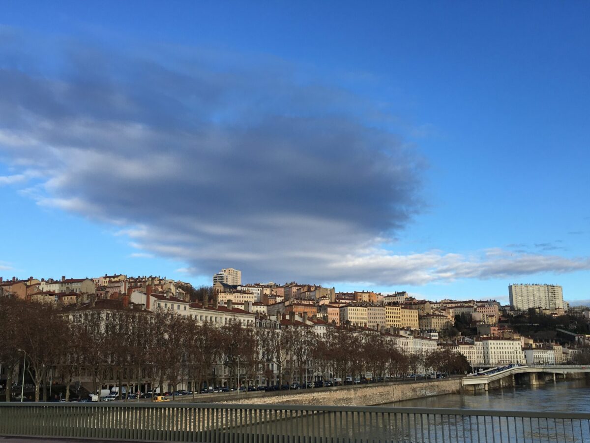Météo Lyon ciel bleu nuages