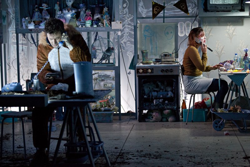 Le Chagrin – Cie Les Hommes Approximatifs, mise en scène Caroline Guiela Nguyen © Jean-Louis Fernandez Le Chagrin – Cie Les Hommes Approximatifs, mise en scène Caroline Guiela Nguyen © Jean-Louis Fernandez