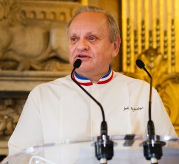 Le chef Joël Robuchon en 2016 © Tim Douet