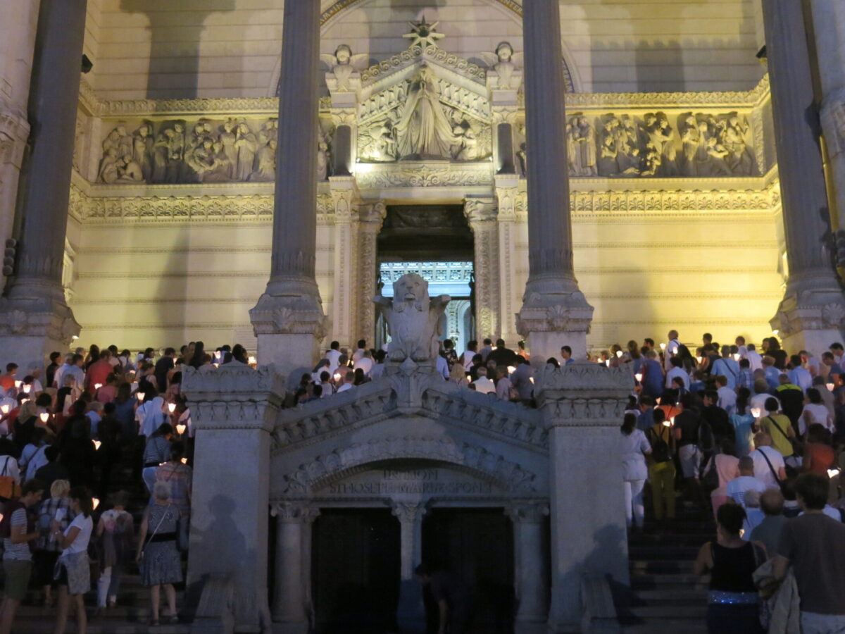 procession aux flambeaux Fourvière 14 août