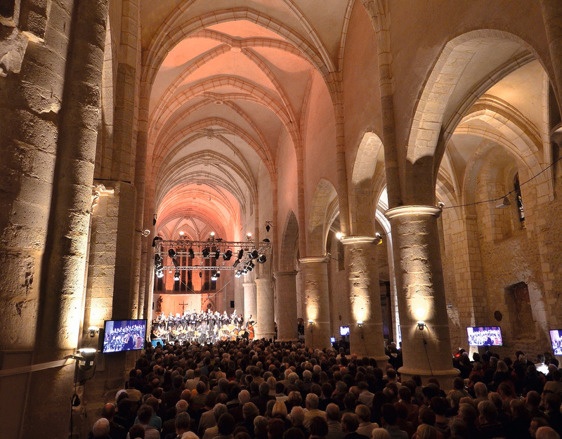 Ambronay abbatiale paysage