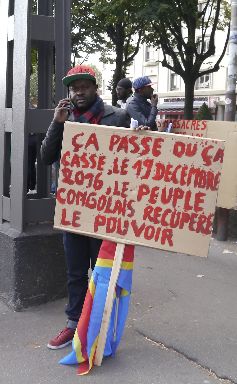 Un manifestant en colère contre le gouvernement congolais