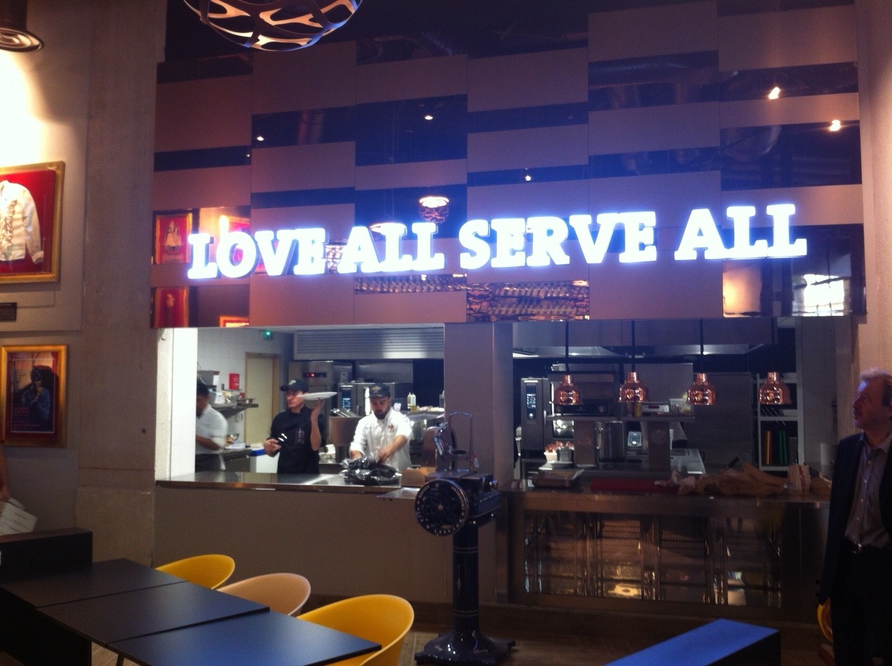Hard Rock Café Lyon () Hard Rock Café Lyon ()