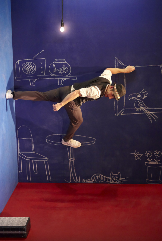 Léo, interprété par William Bonnet © Andy Philipson Léo, interprété par William Bonnet © Andy Philipson