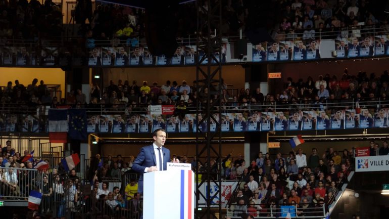 Emmanuel Macron Gerland tribune