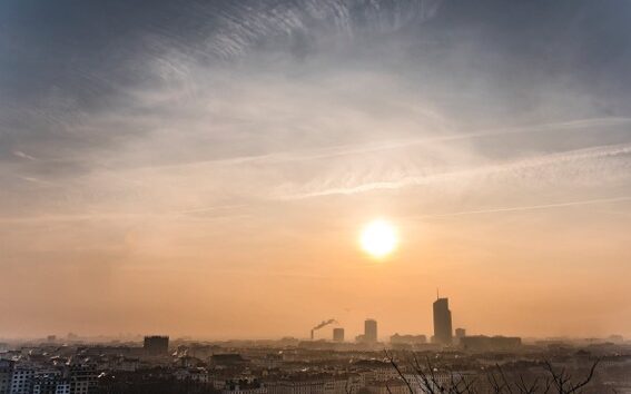 Pollution Lyon lever jour © Tim