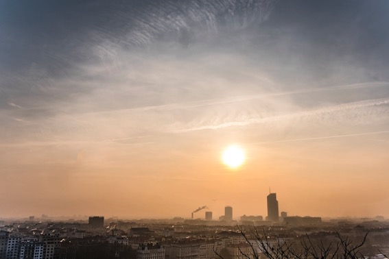 Pollution Lyon lever jour © Tim