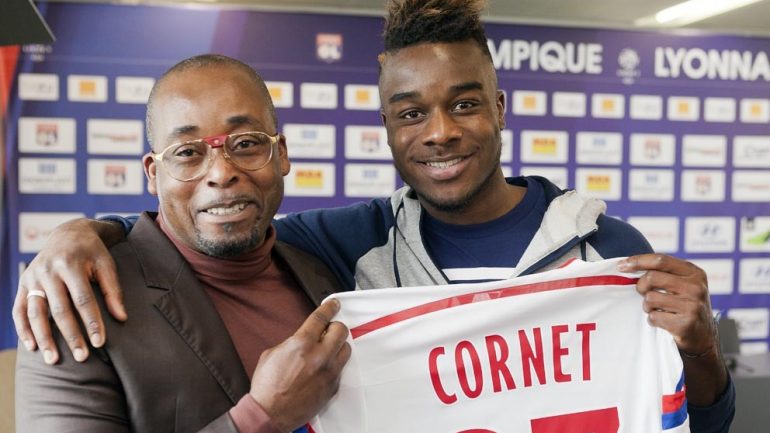 Maxwel Cornet Footbaleur et son père