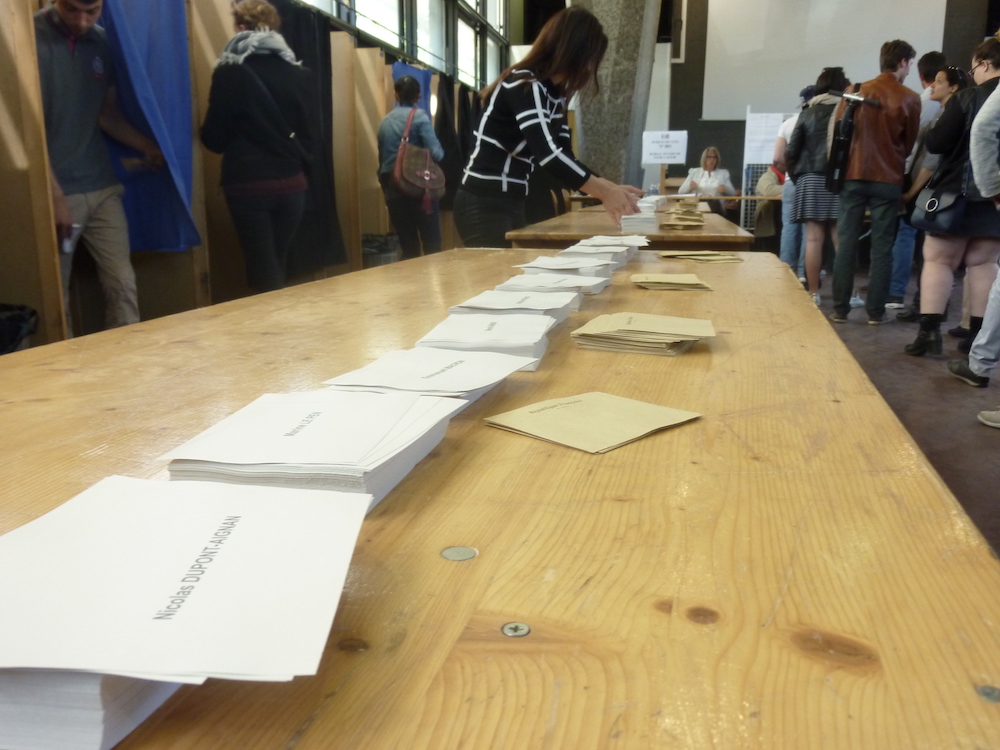 Lyon - Vote dans un bureau du 8e arrondissement, le 23 avril 2017 © Grégor Clauss
