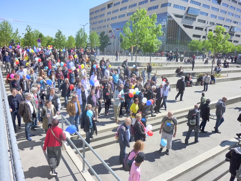 En Marche Confluence ()