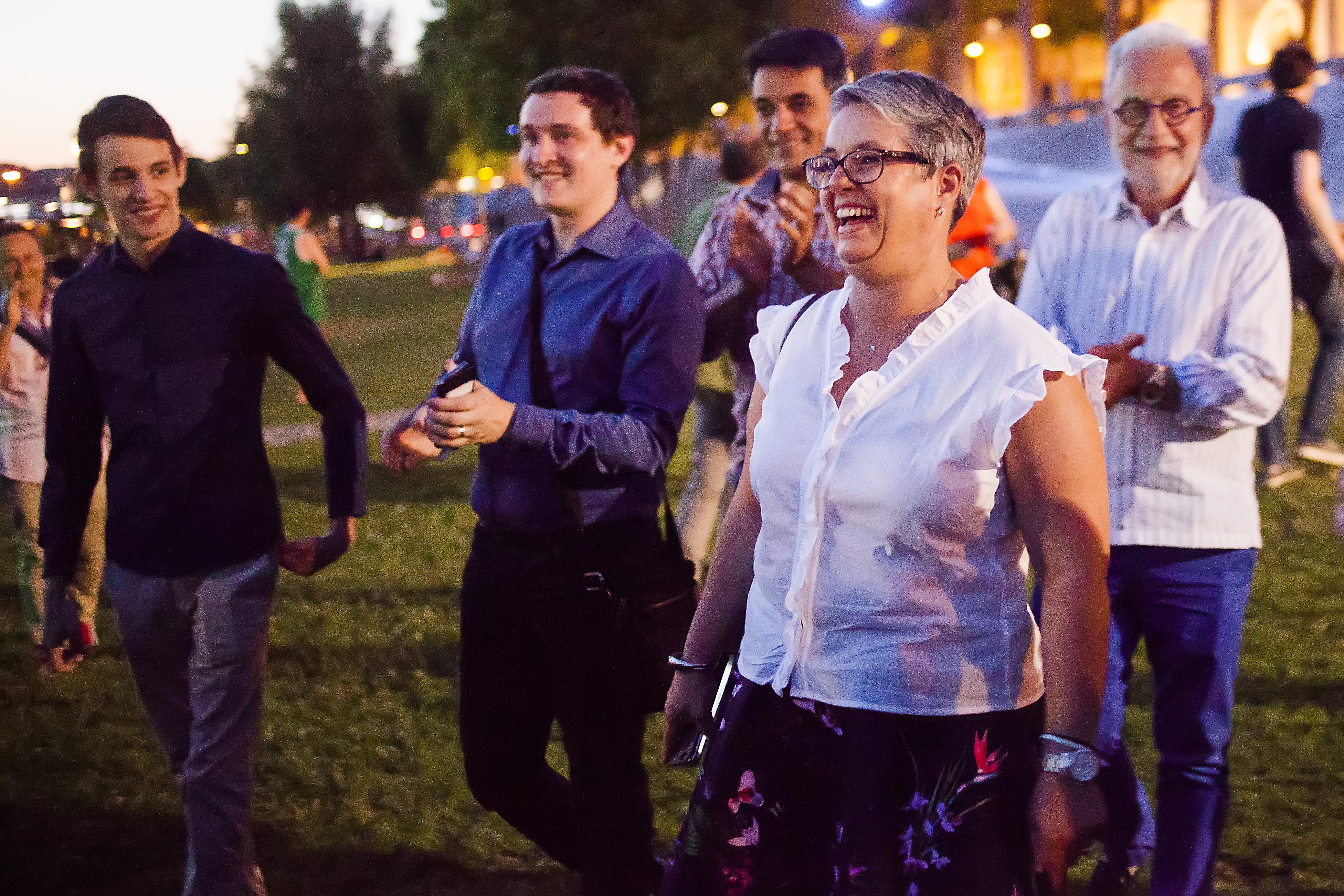 Anne Brugnera, sur les berges du Rhône le soir de son élection à l’Assemblée nationale – 18 juin 2017 © Tim Douet