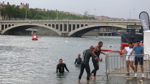 nage dans le Rhône