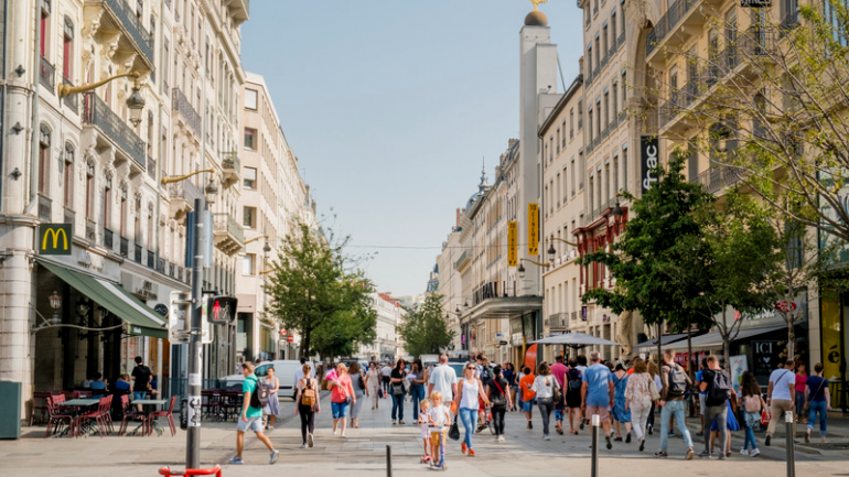 rue de la République piétons piétonne