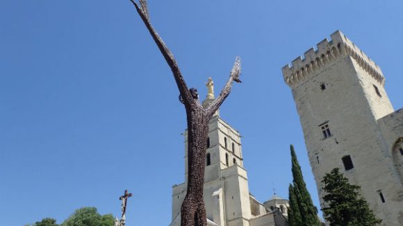 Ndary Lo sculpture Avignon